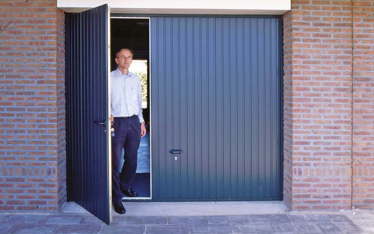 Garagedeur met loopdeur - Garagedeurspecialisten